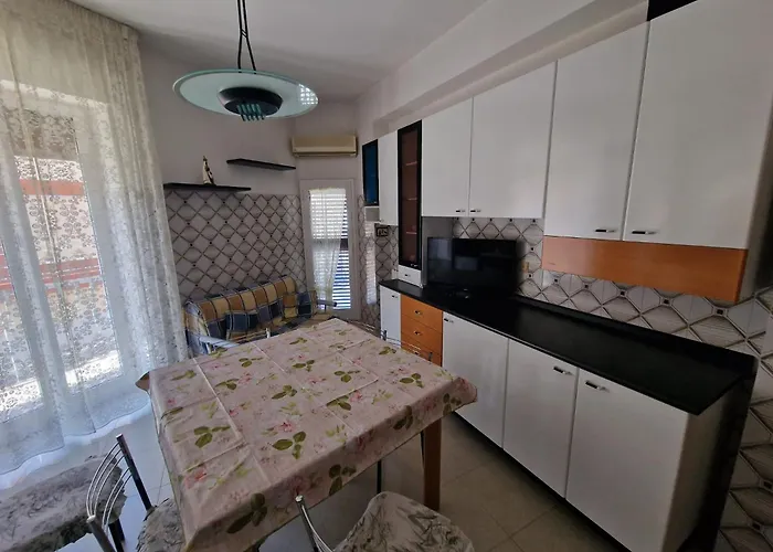 Da Francesco Centro Loc. Turistica * Руво-ди-Пулья